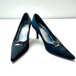 STUART WEITZMAN VTG SATIN POINTY TOE RHINESTONE SHOES SIZE 7.5 M